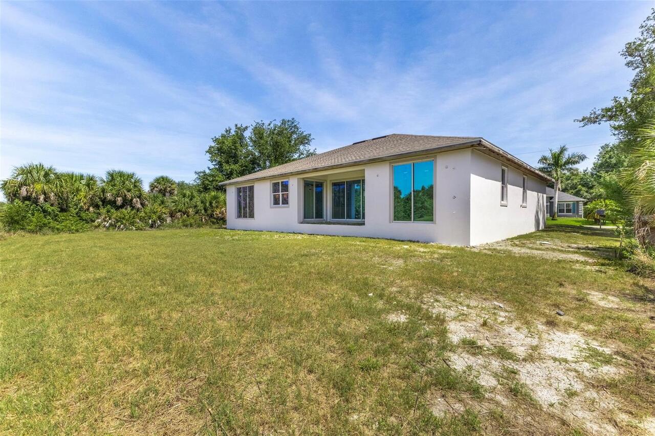 Listing Photo 11