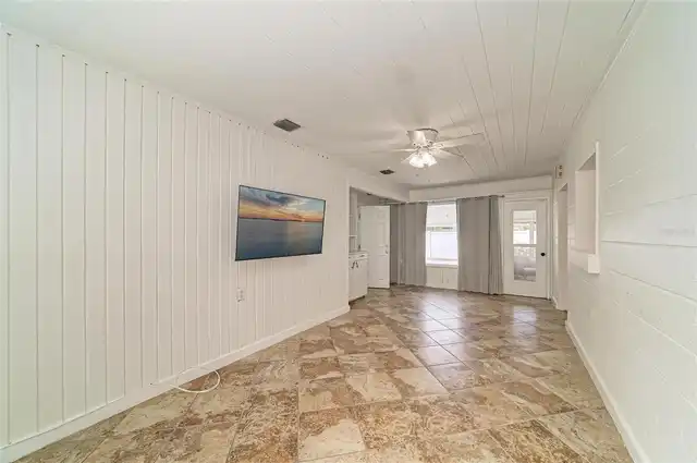 Listing Photo 34