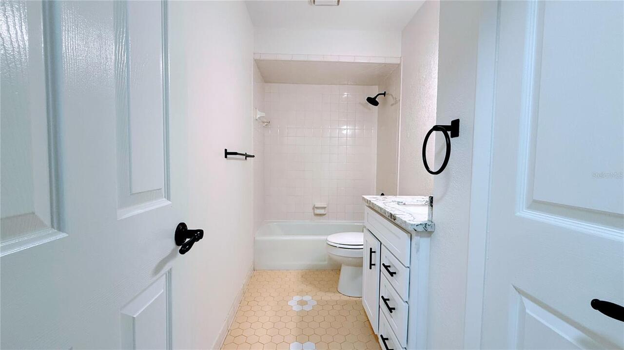 Listing Photo 9