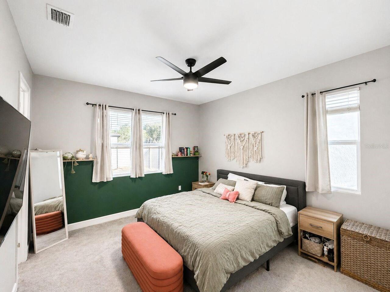 Listing Photo 11