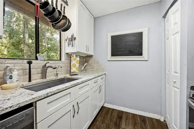 Listing Photo 12