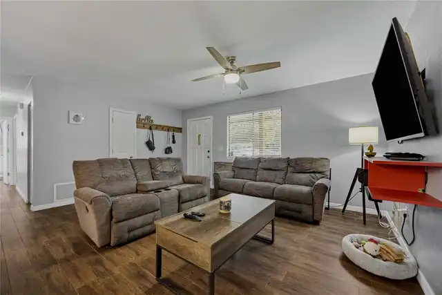 Listing Photo 23