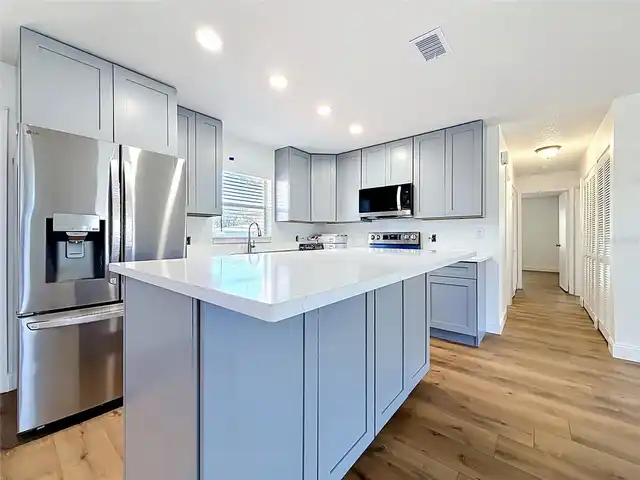 Listing Photo 8