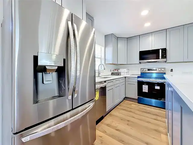 Listing Photo 9