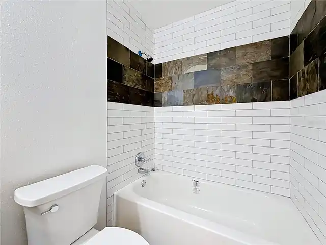 Listing Photo 17