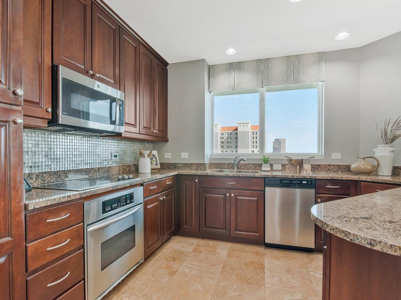 Listing Photo 12