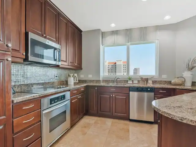 Listing Photo 12