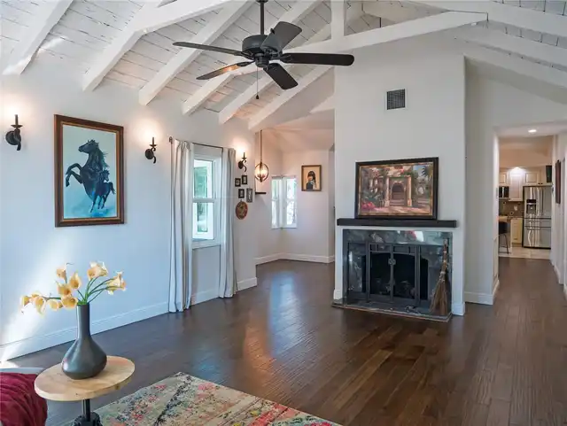 Listing Photo 8