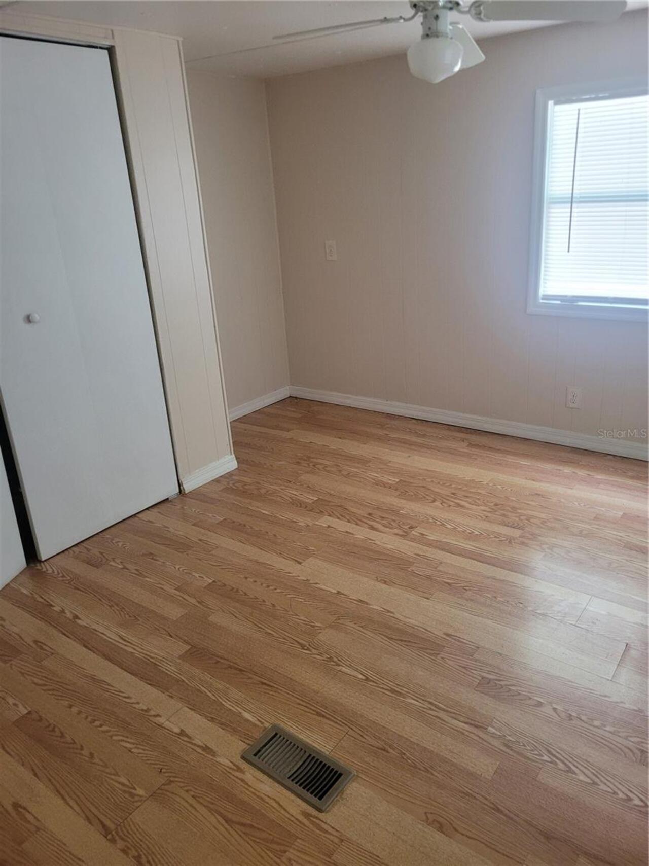 Listing Photo 8