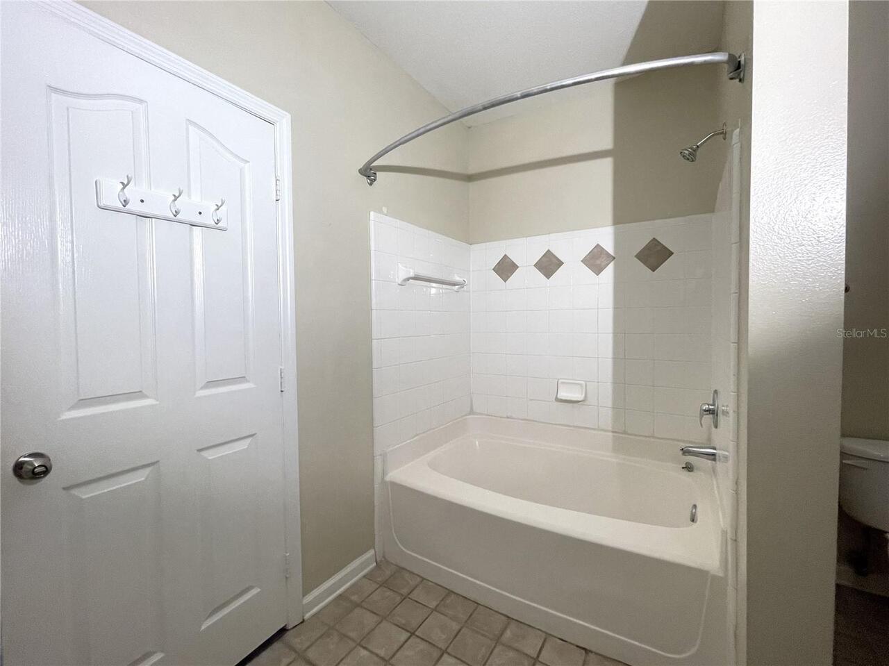 Listing Photo 14