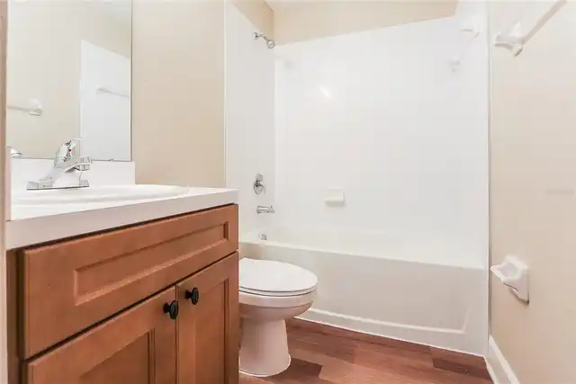 Listing Photo 11