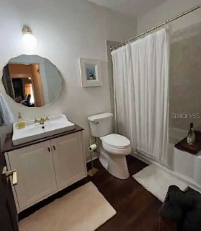 Listing Photo 10