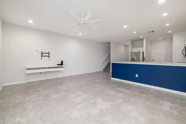 Listing Photo 16