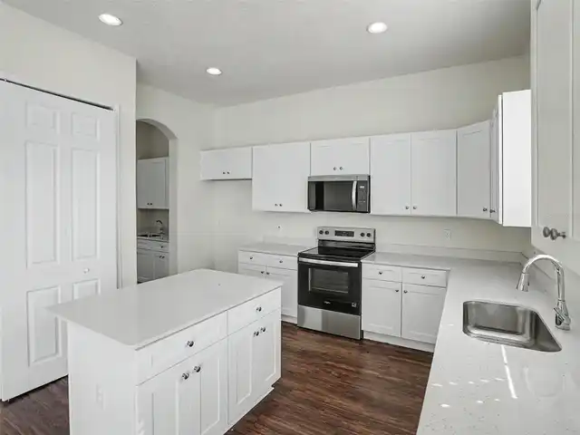 Listing Photo 6