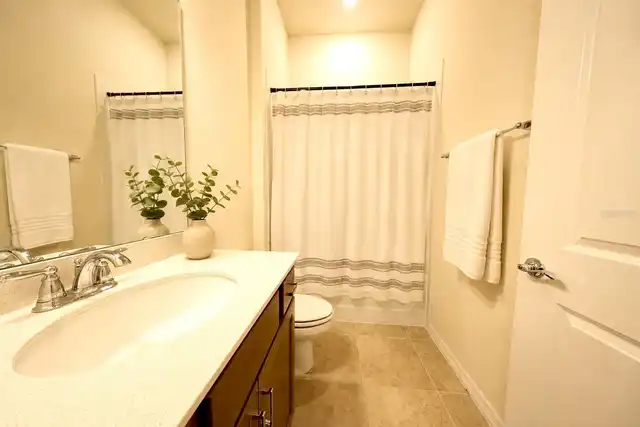 Listing Photo 15