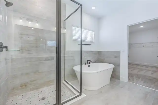 Listing Photo 11