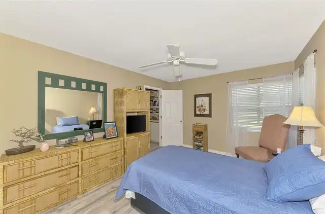 Listing Photo 38