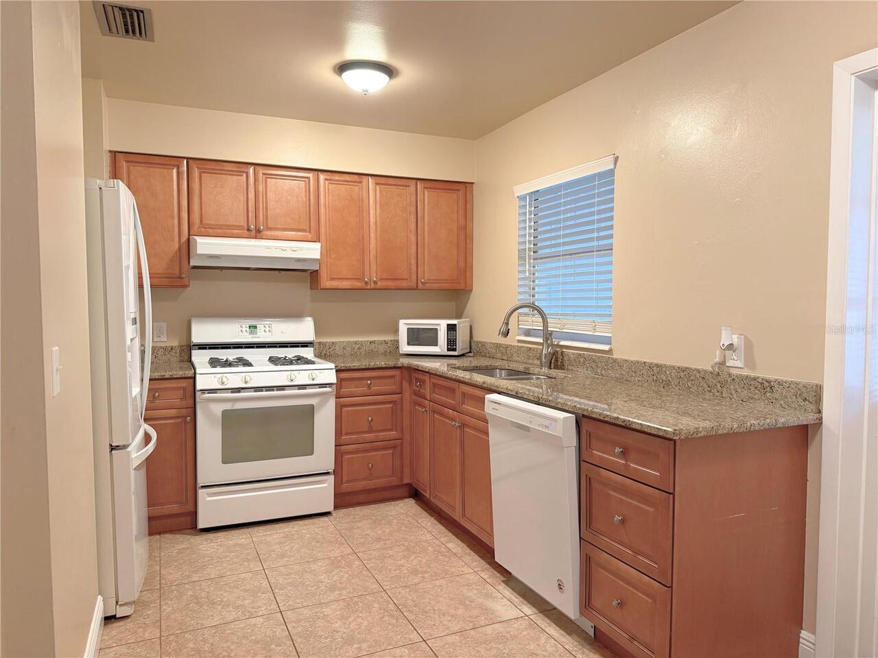 Listing Photo 9
