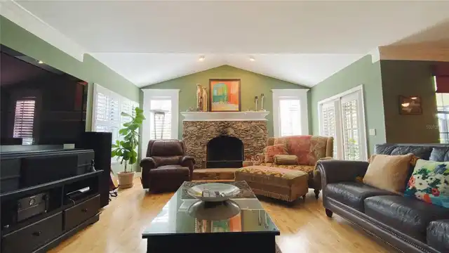 Listing Photo 14