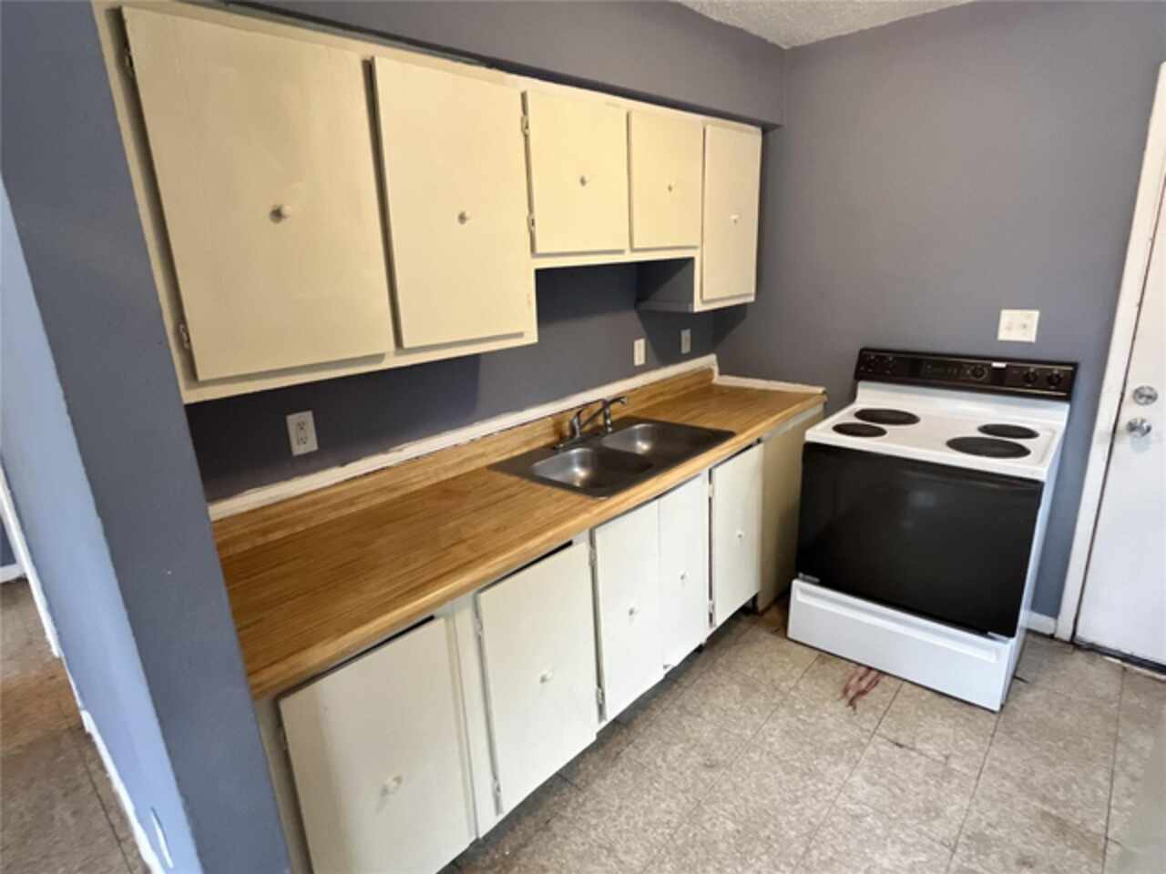 Listing Photo 8