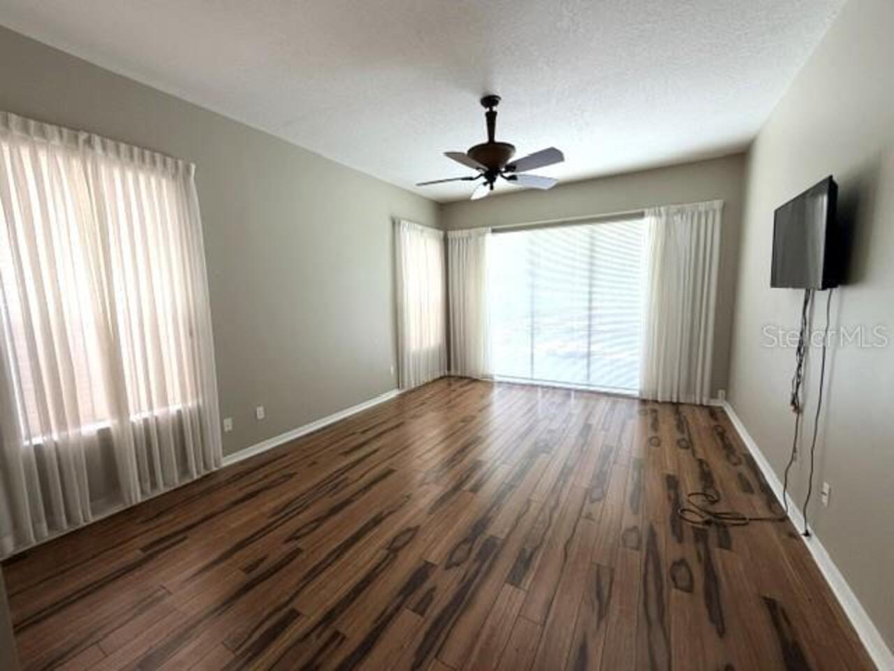 Listing Photo 8