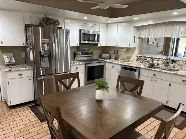 Listing Photo 8
