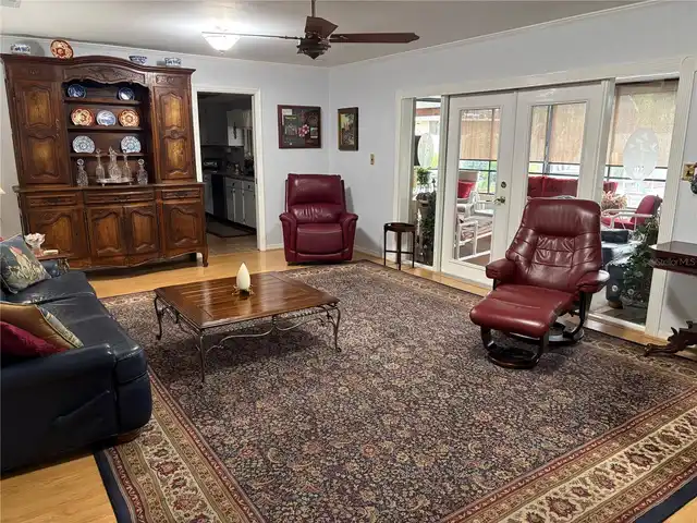 Listing Photo 10