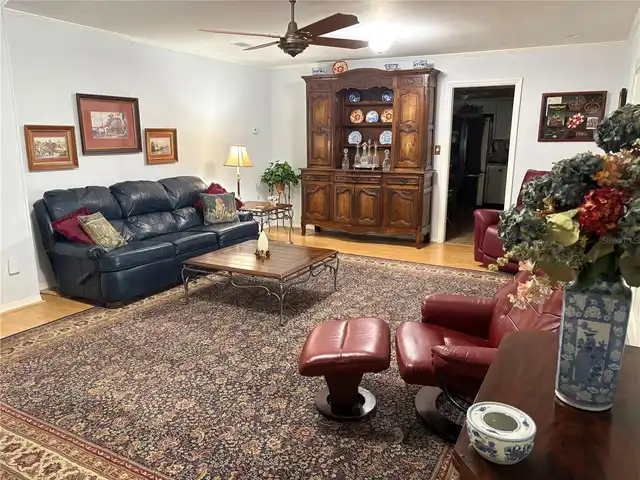 Listing Photo 12