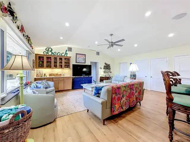 Listing Photo 15