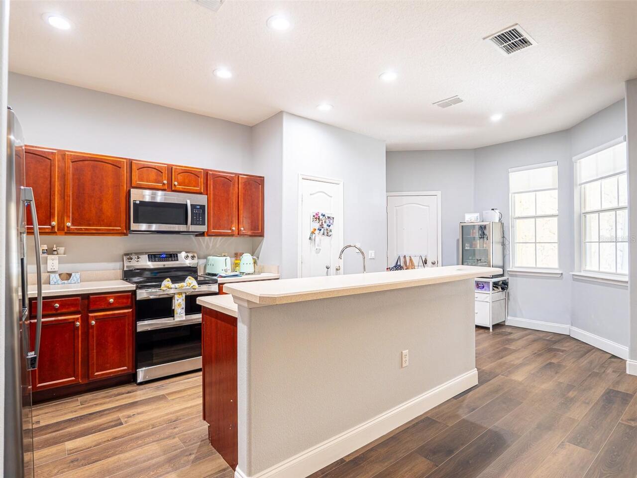 Listing Photo 10