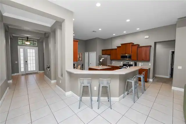 Listing Photo 10