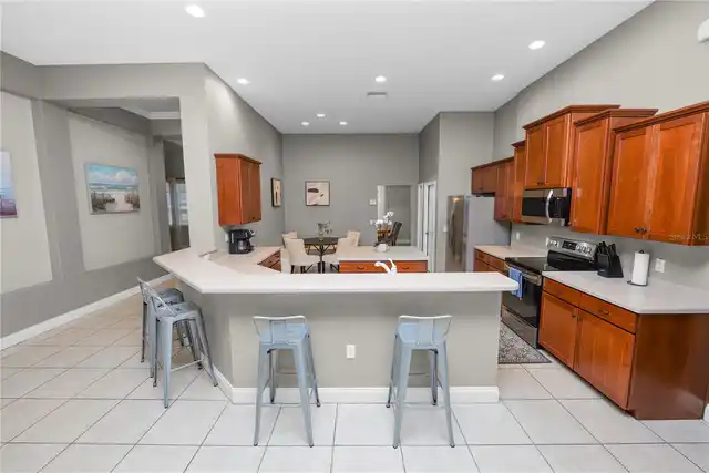 Listing Photo 11