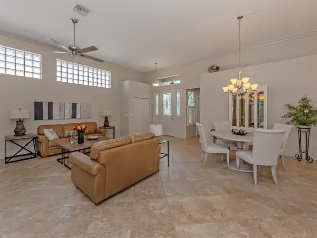 Listing Photo 10