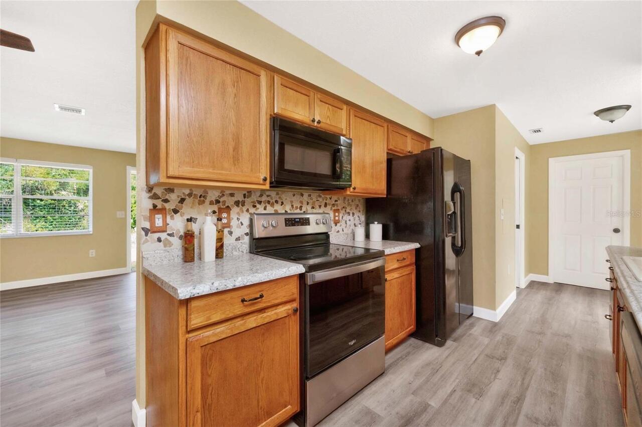 Listing Photo 12