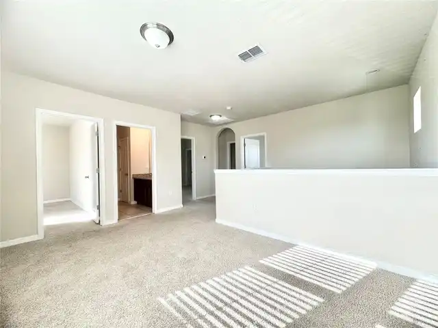 Listing Photo 10