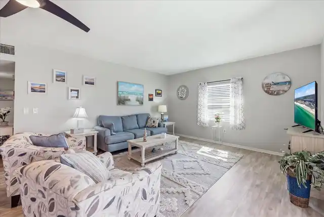 Listing Photo 17