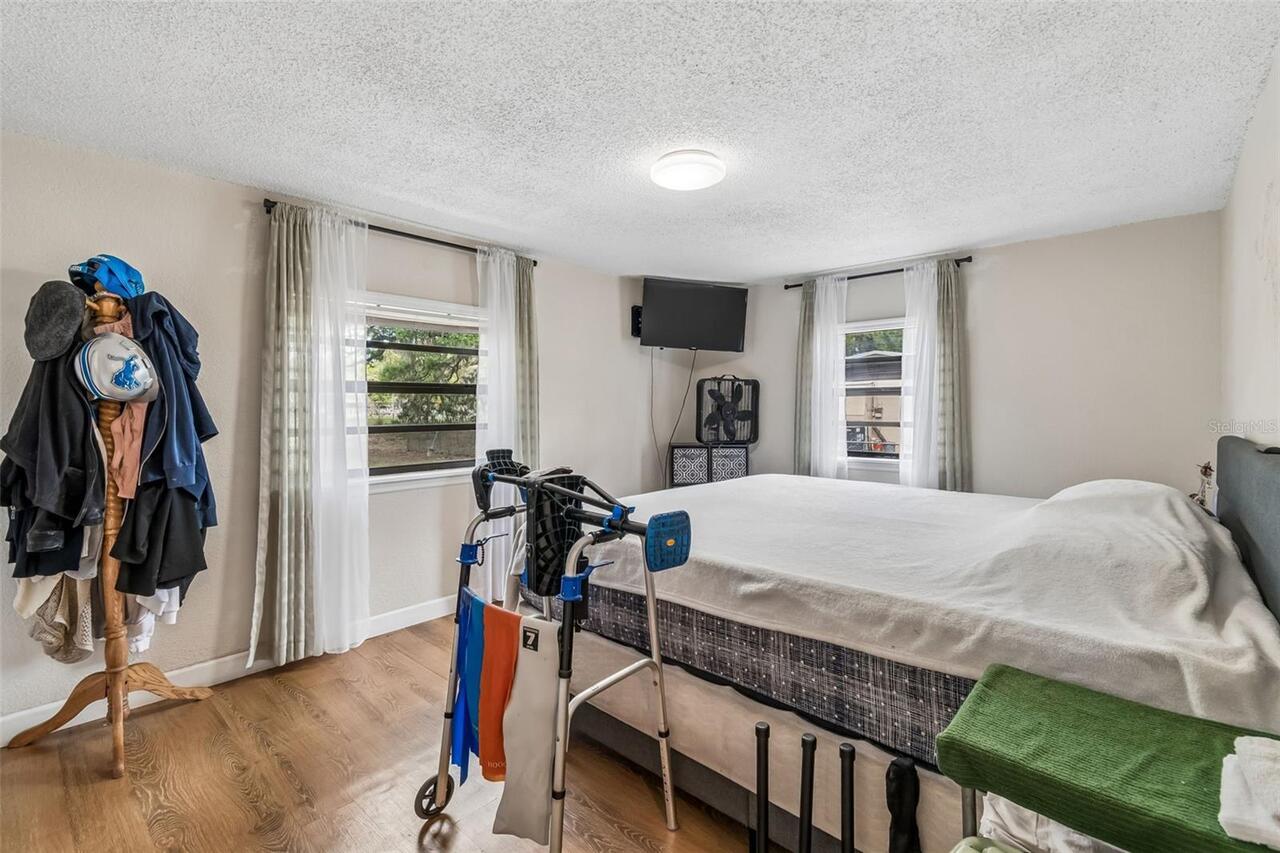 Listing Photo 12