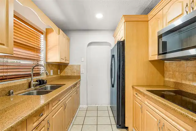 Listing Photo 8