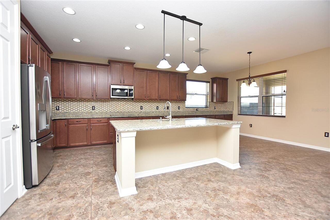 Listing Photo 8