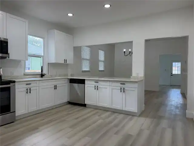 Listing Photo 6