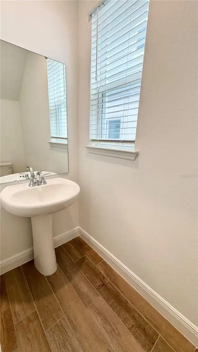 Listing Photo 12