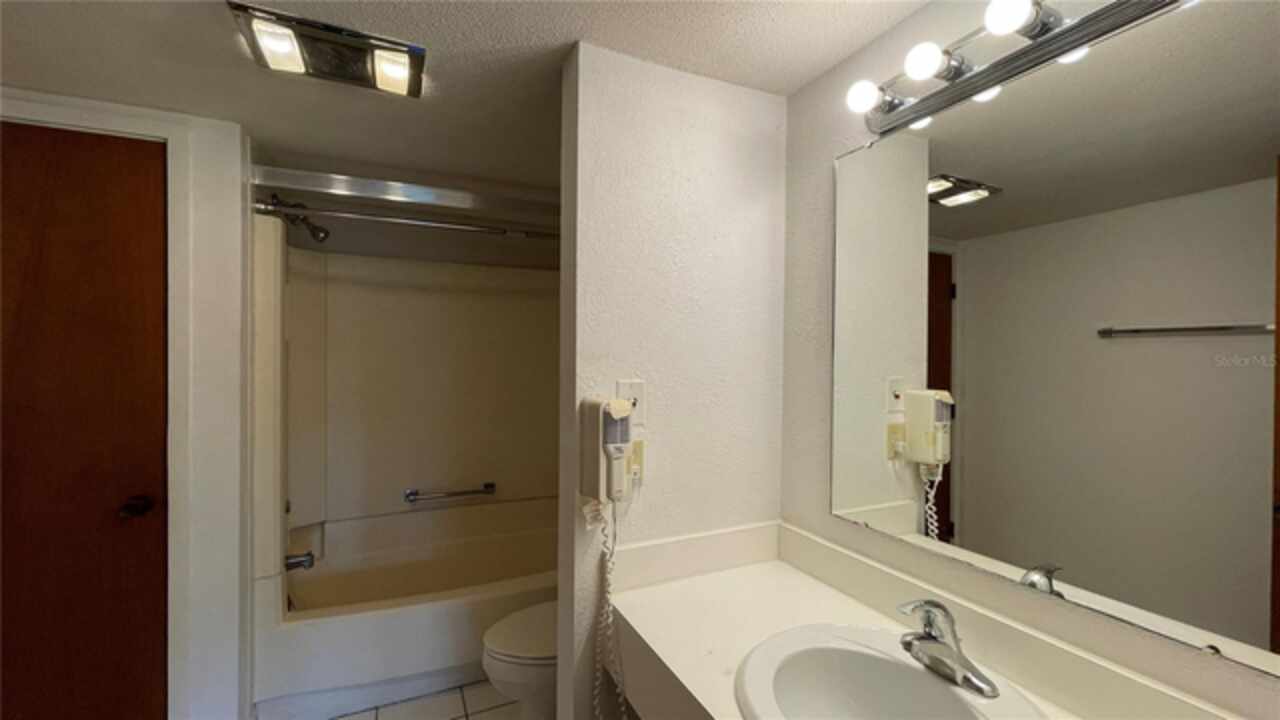 Listing Photo 16