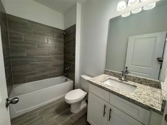 Listing Photo 9
