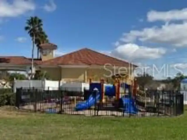 Listing Photo 12