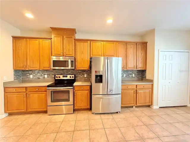 Listing Photo 9