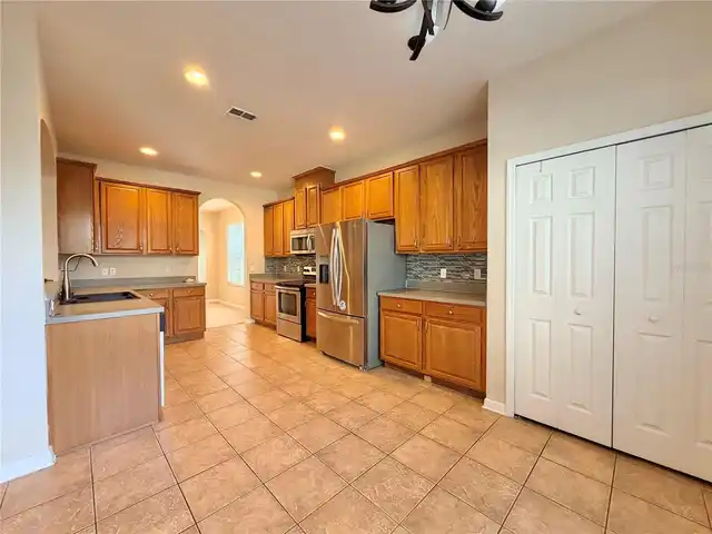 Listing Photo 12