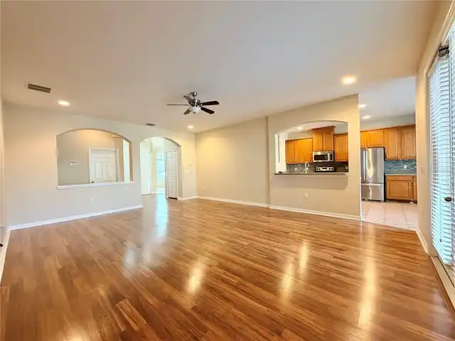 Listing Photo 14