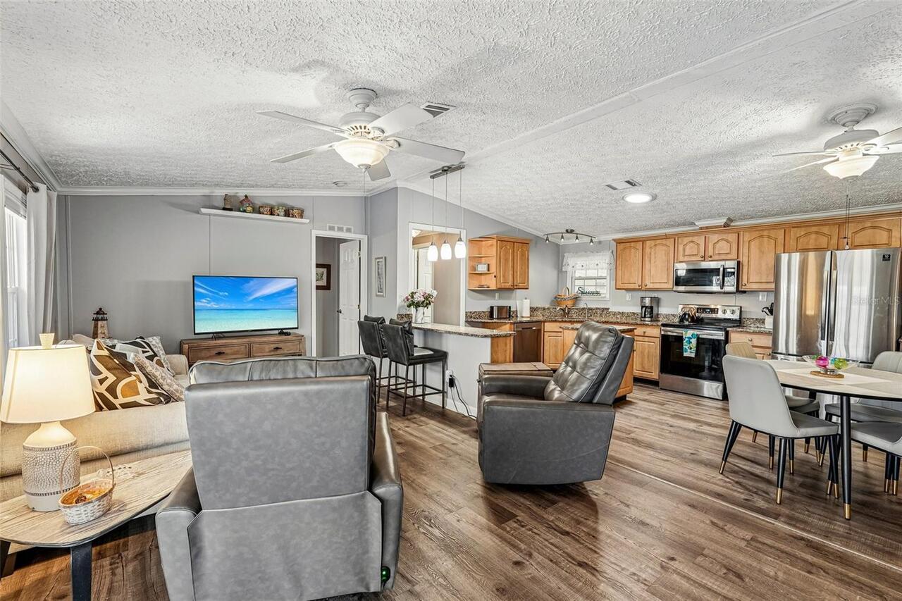 Listing Photo 8