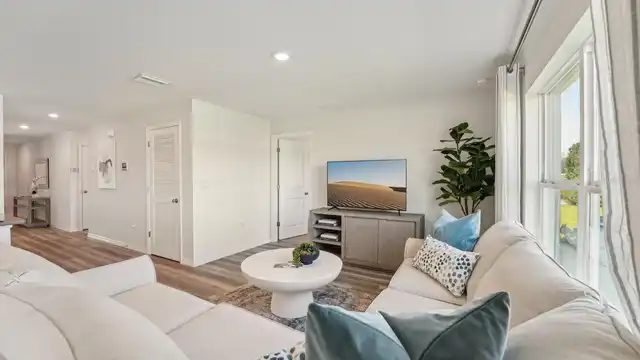 Listing Photo 10