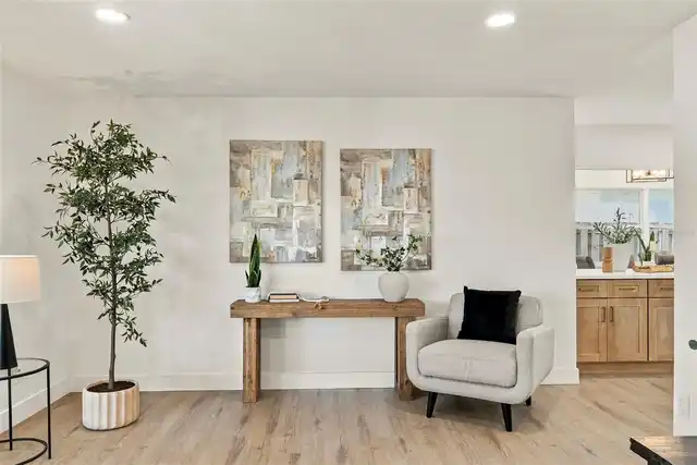 Listing Photo 10